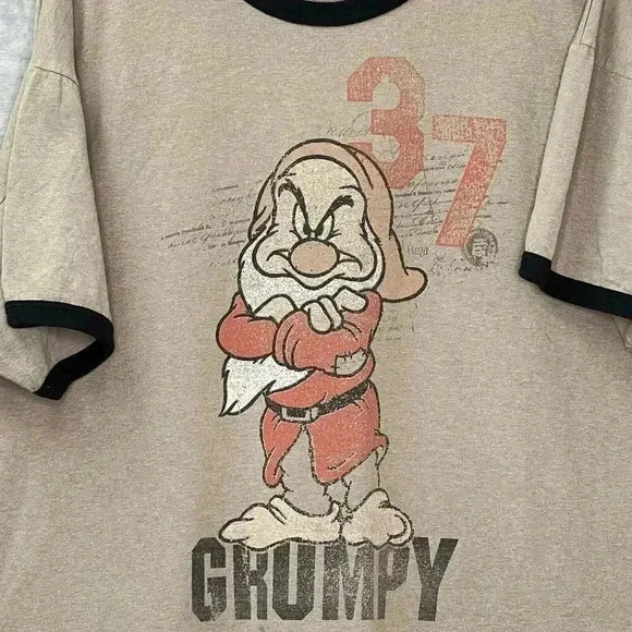Vintage Grumpy Seven Dwarfs Disney Men's Ringer T-shirt SZ XXL Tan - Picture 3 of 10